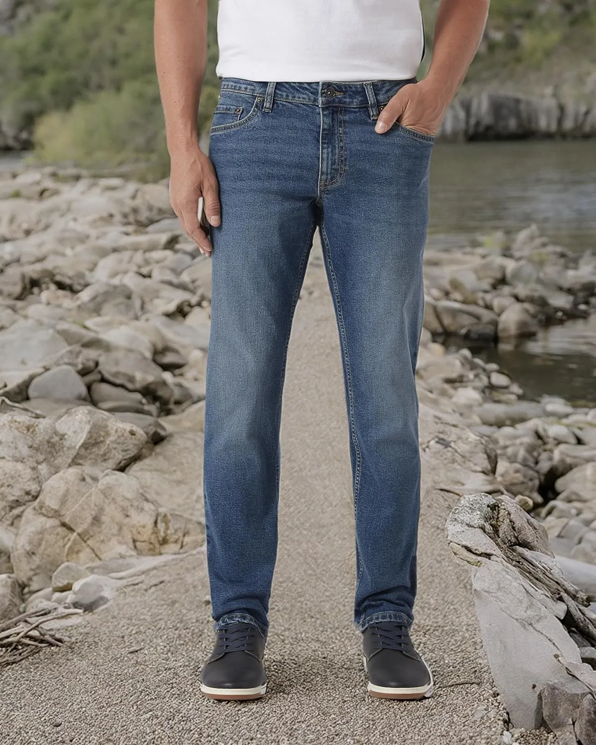 Chaps Men's Jeans - Regular Fit 5-Pocket Comfort Stretch Denim Jeans for Men - Men's Fashion Straight Leg Work Jeans