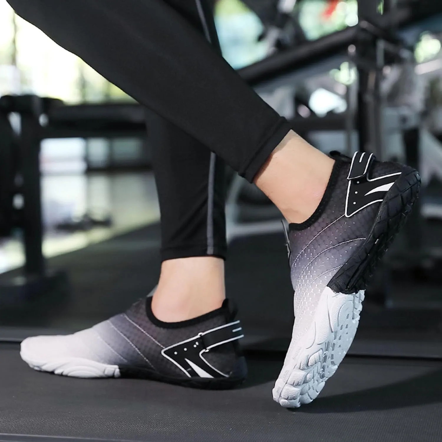 Couples Wading Outdoor Beach Shoes River Shoes Men's and Women's Non Slip Women's Breathable Mesh Casual Sneaker
