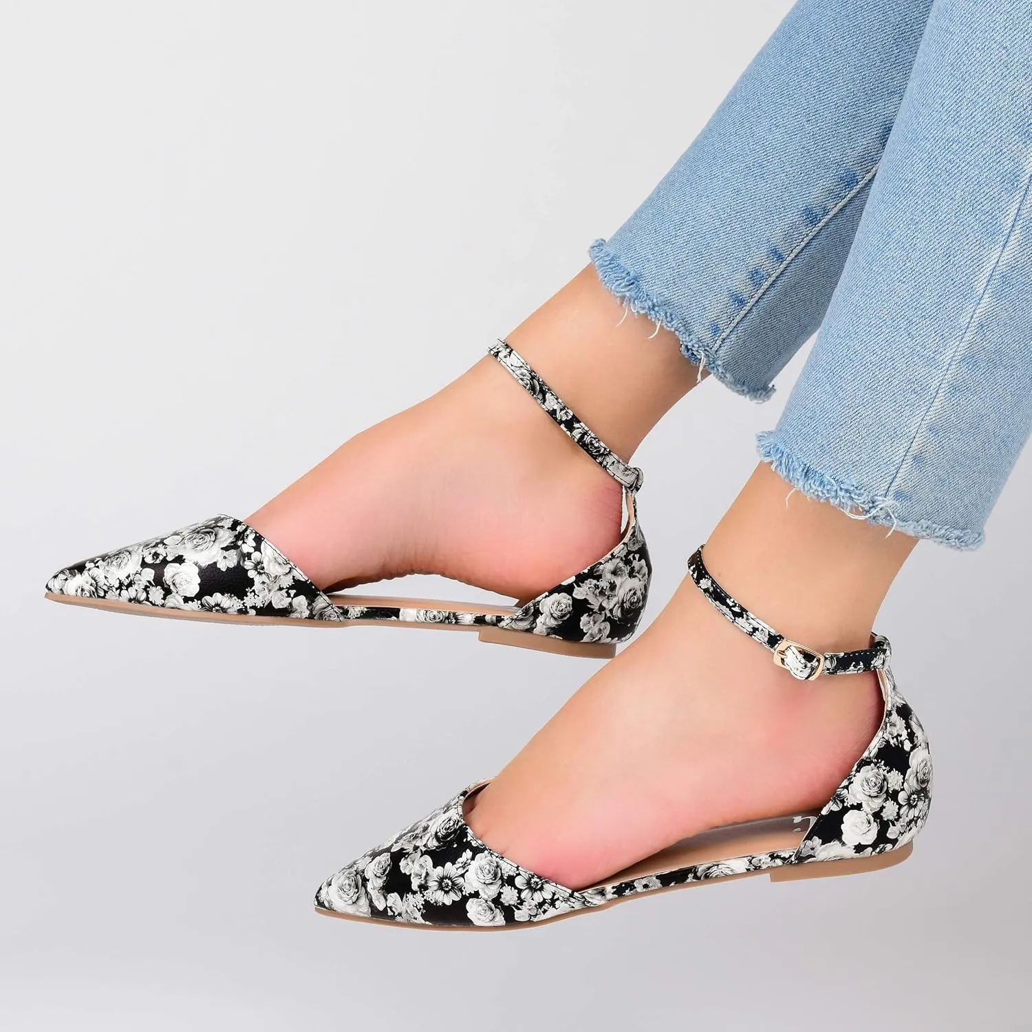 Journee Collection Women's Reba Ballet Flat