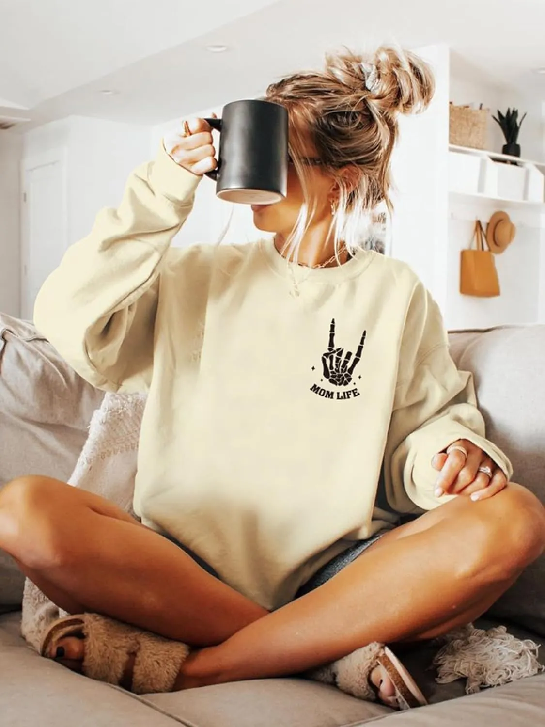 Mama Sweatshirts Mom Life Crewneck Sweatshirts Funny Mama Halloween Skeleton Rocker Graphic Sweatshirts Pullover Top