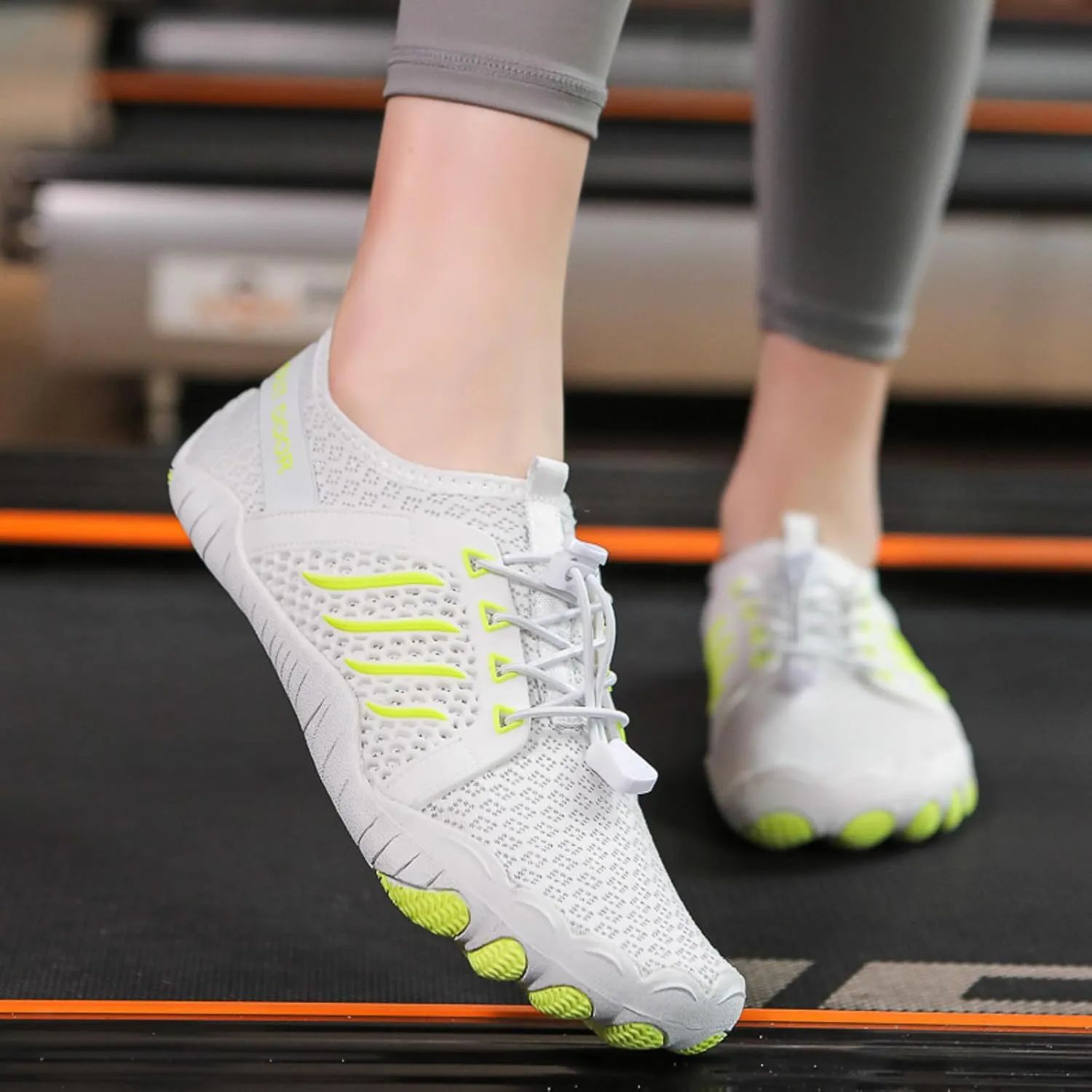 Men Sports Shoes Fashionable New Pattern Color Matching Couple Style Flat Bottomed Quick Sneaker Shoes for Men Workout