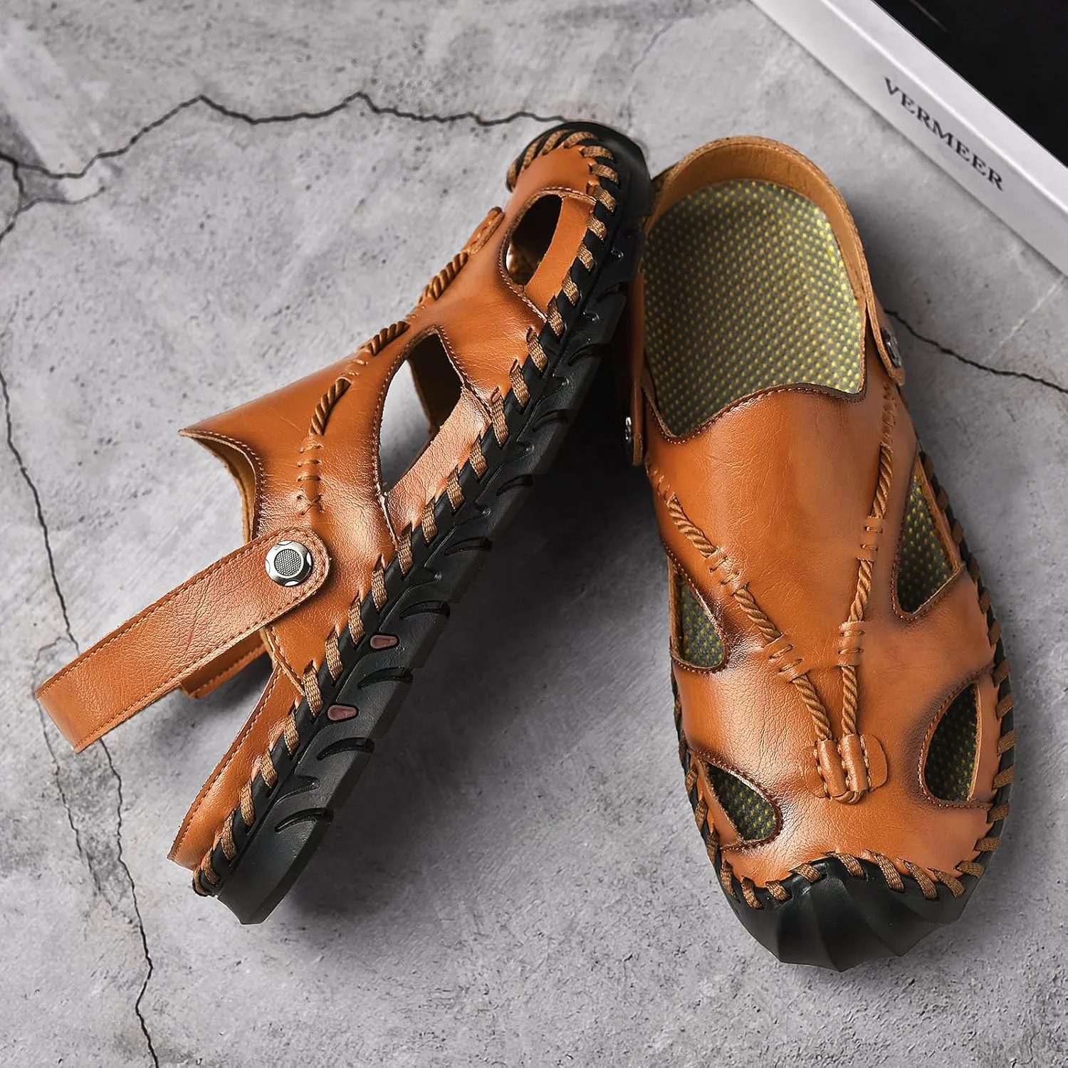 Mens Sandals Leather Closed Toe Outdoor Summer Anti-Slip Beach Sandals