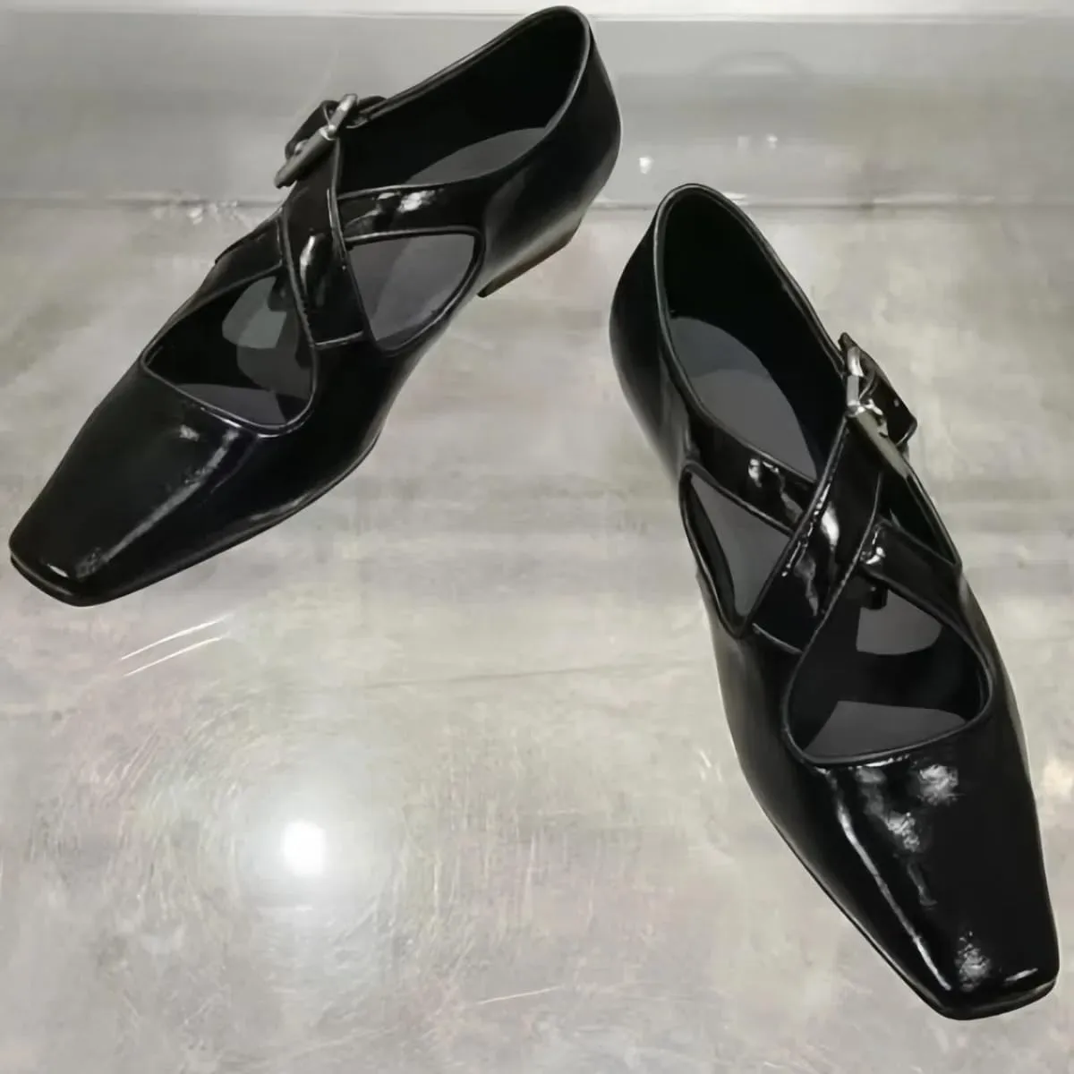 Retro Ballet Flats Shoes for Women with Metal Buckle Cross-Strap Genuine Leather Closed-Toe Mary Jane Shoes Dress Office Work Elegance Look