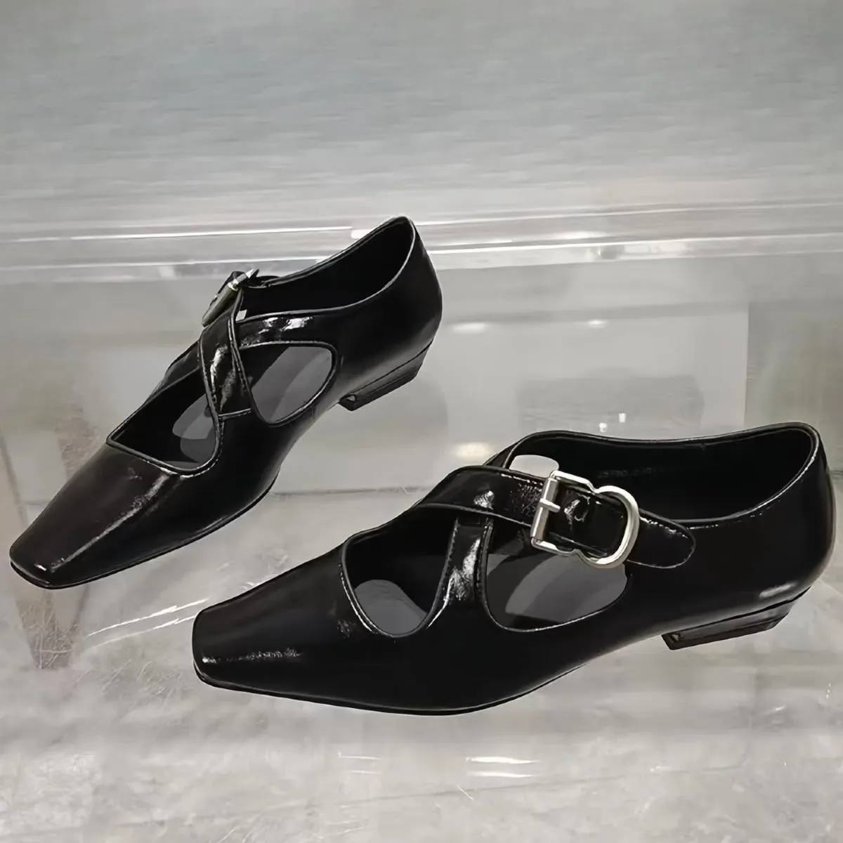 Retro Ballet Flats Shoes for Women with Metal Buckle Cross-Strap Genuine Leather Closed-Toe Mary Jane Shoes Dress Office Work Elegance Look