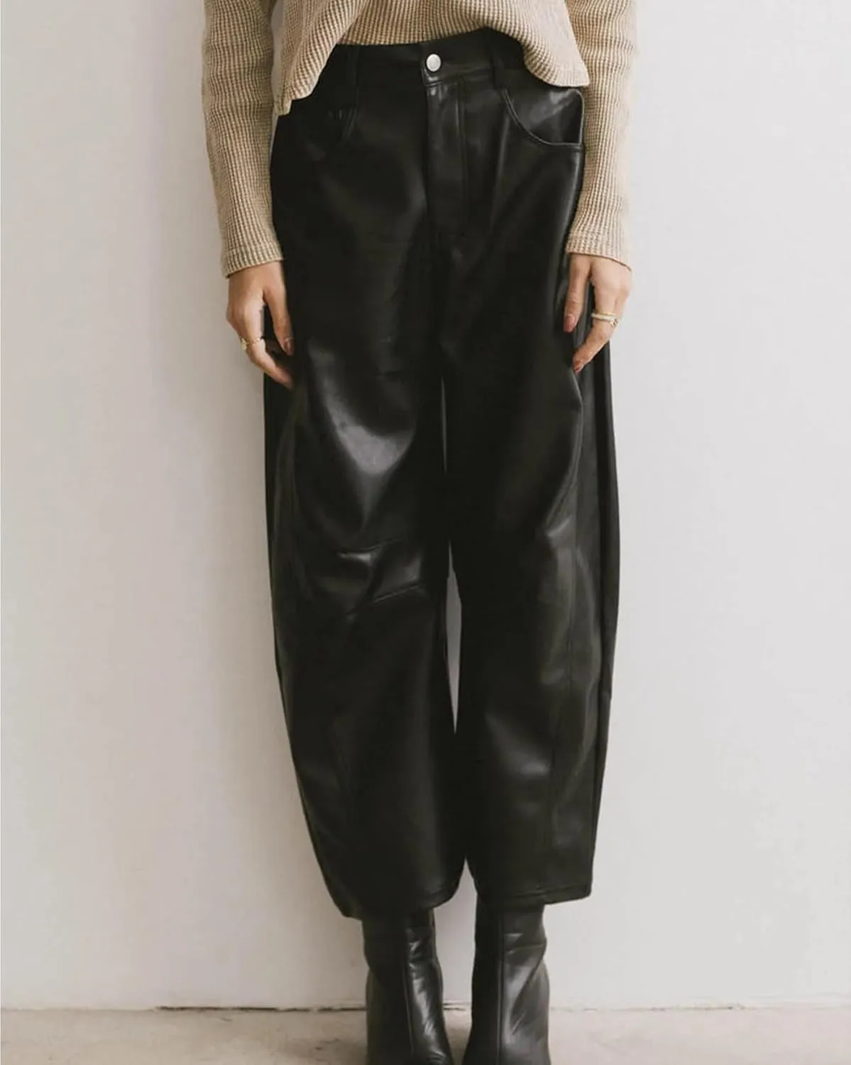 SCOFEEL Women's Vegan Leather Pants Mid Waist Wide Leg Barrel Pants Baggy Casual Faux Leather Trousers with Pockets