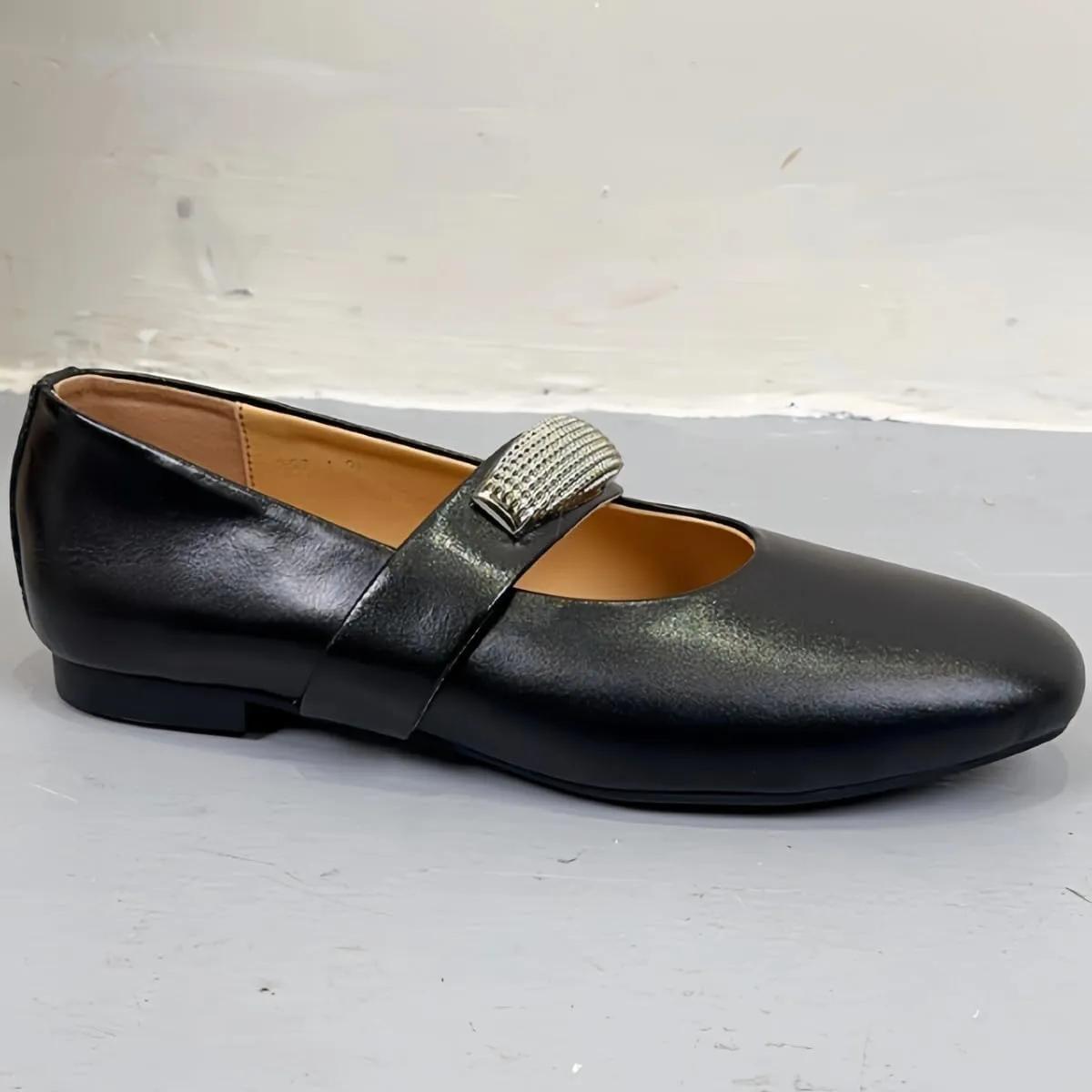 Sparkling Metallic Mary Jane Flats for Women with Elastic Single Strap Low Heels Closed-Toe Genuine Leather Shoes Comfortable & Stylish