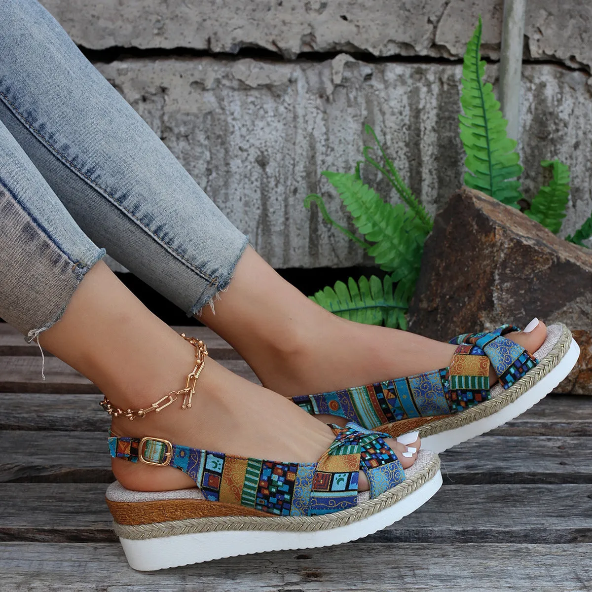 Stylish and supportive orthopedic summer footwear