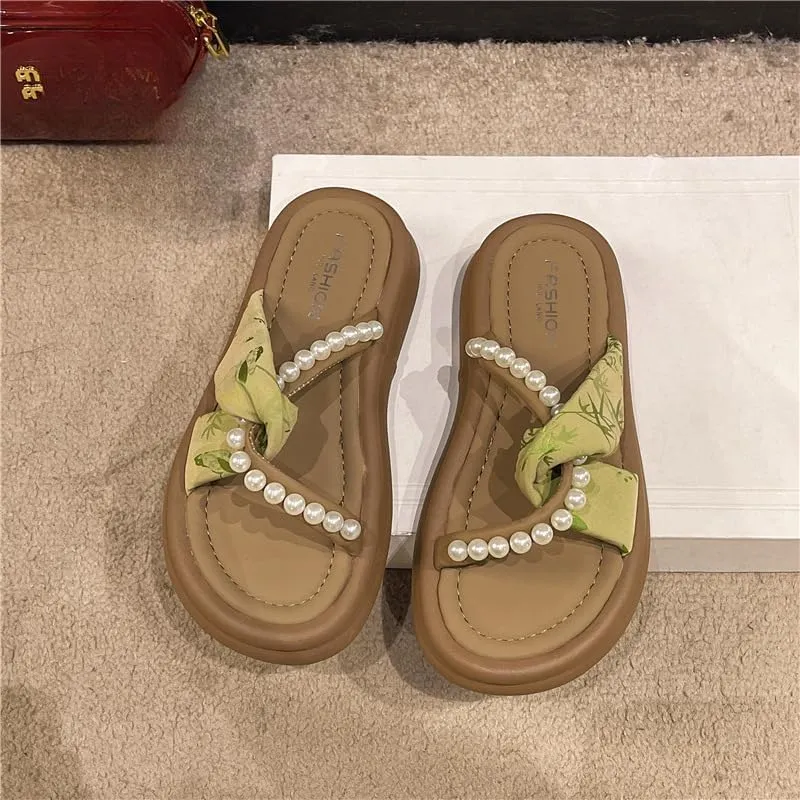 Thick soft-soled fairy style slippers women wear 2025 summer new pearl muffin cool slippers women's tide shoes,skin-friendly, breathable and comfortable