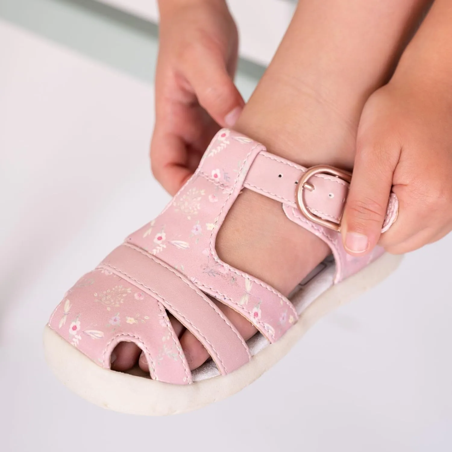 Toddler Girls Fisherman Buckle Sandals - Comfortable Summer Sandals with Closed Toe & Adjustable Strap for Daily Wear & Outdoor Play