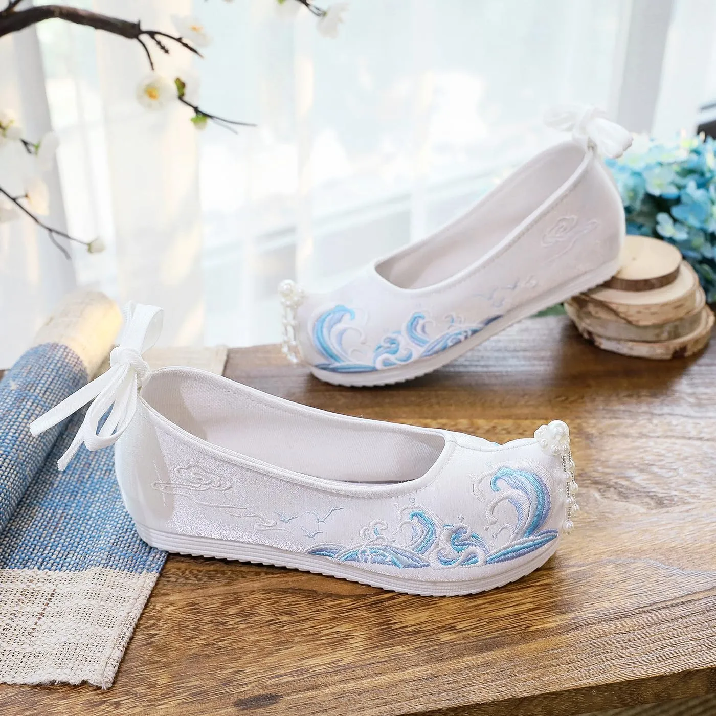 Women Chinese Style Shoes Silk Flats Vintage Pearl Mary Jane