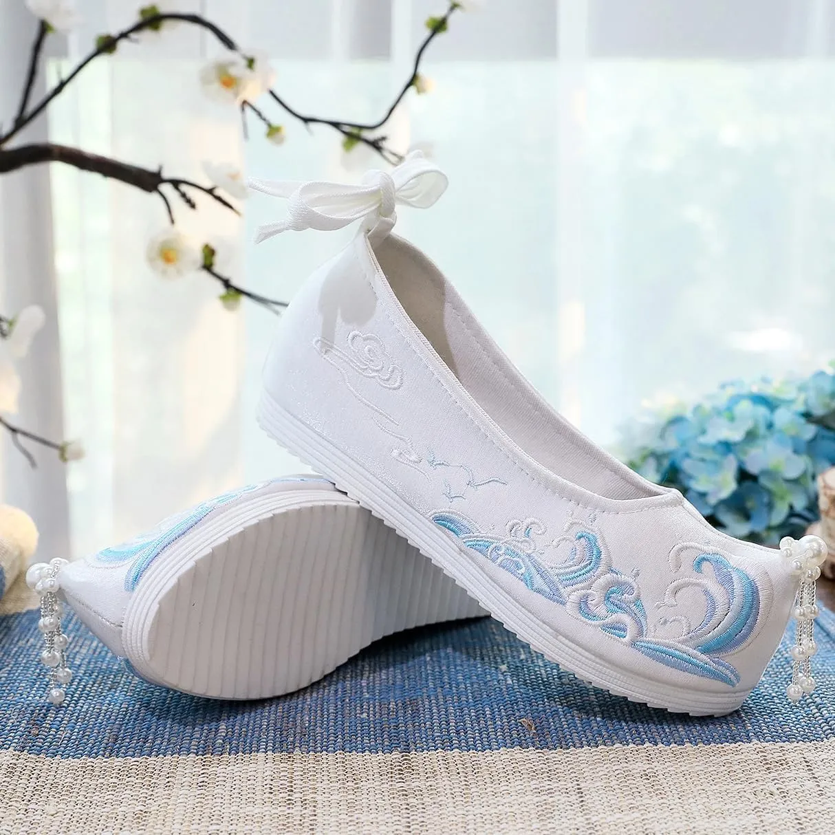 Women Chinese Style Shoes Silk Flats Vintage Pearl Mary Jane