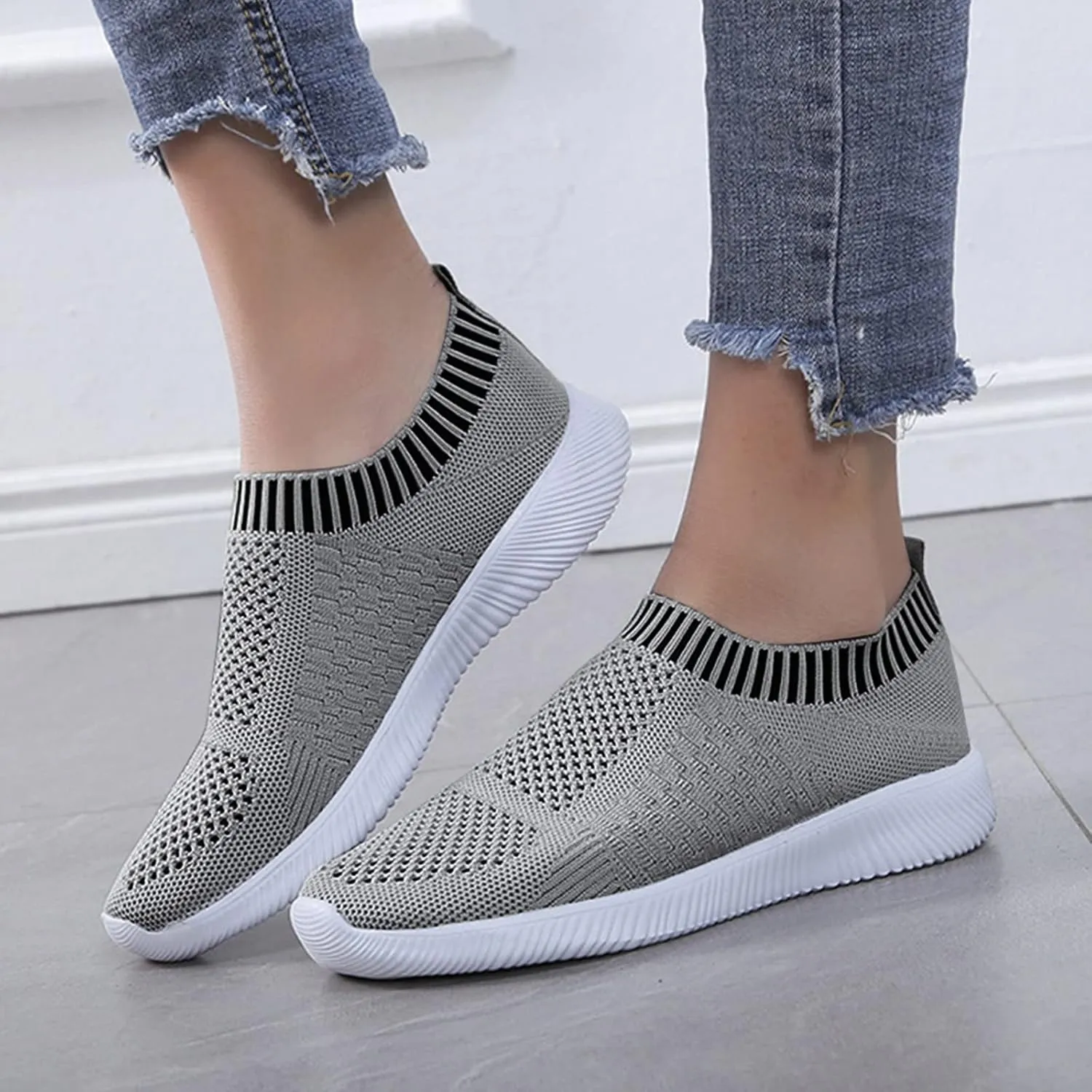 Women Slip On Sneakers Lightweight Walking Shoes Breathable Mesh Casual Comfortable Flats Non Slip Loafers