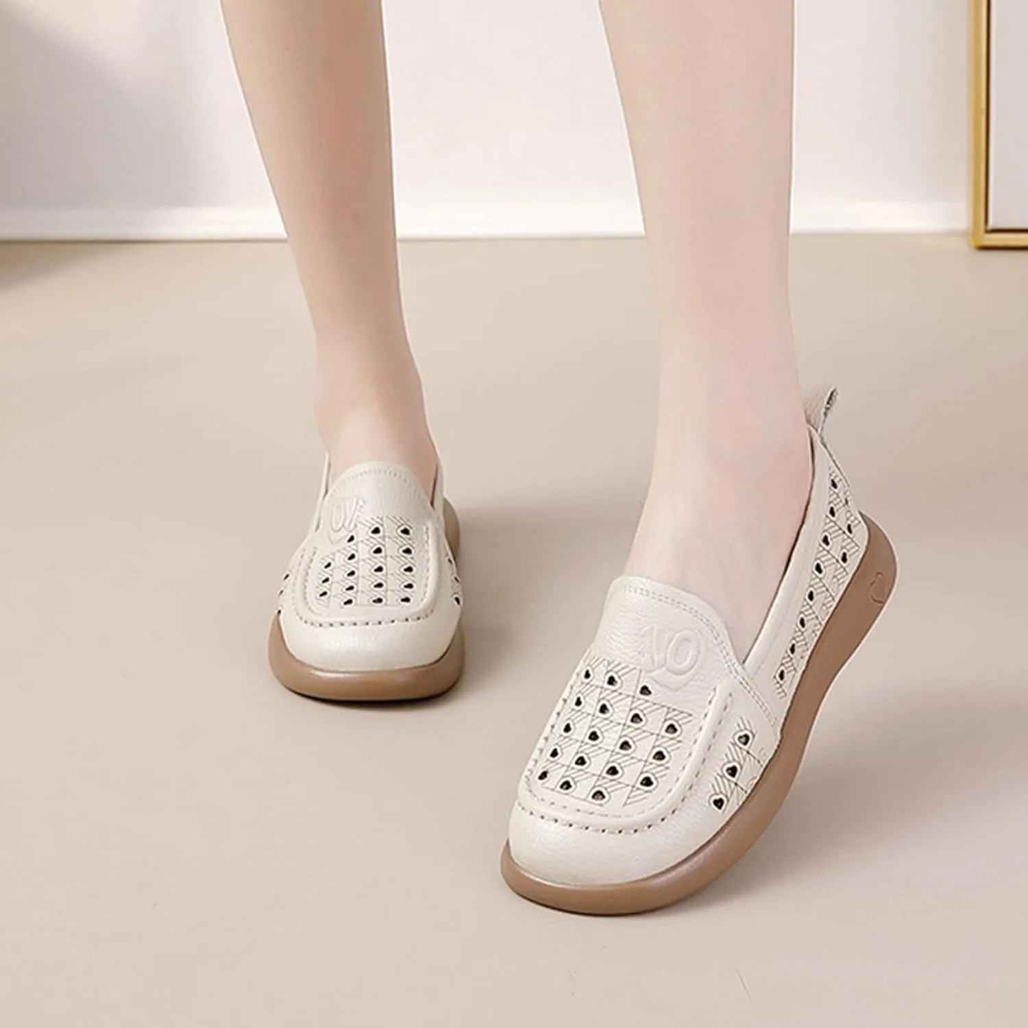 Women's Hollow Leather Soft Sole Loafers,Breathable Comfort Slip On Non-Slip Oxford Softsole Mom Walking Shoes Outdoor Moccasins Low Top Casual Sneakers