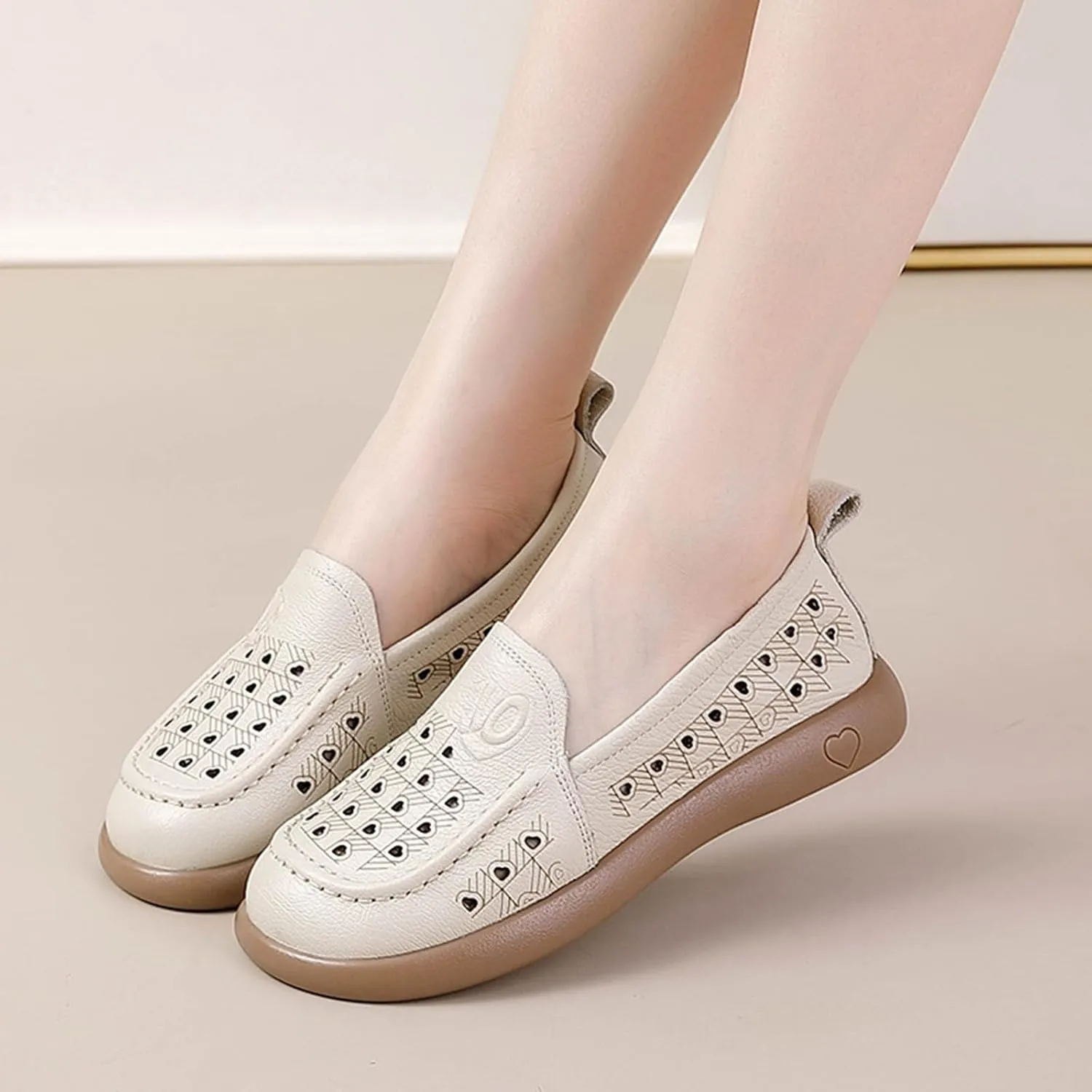Women's Hollow Leather Soft Sole Loafers,Breathable Comfort Slip On Non-Slip Oxford Softsole Mom Walking Shoes Outdoor Moccasins Low Top Casual Sneakers