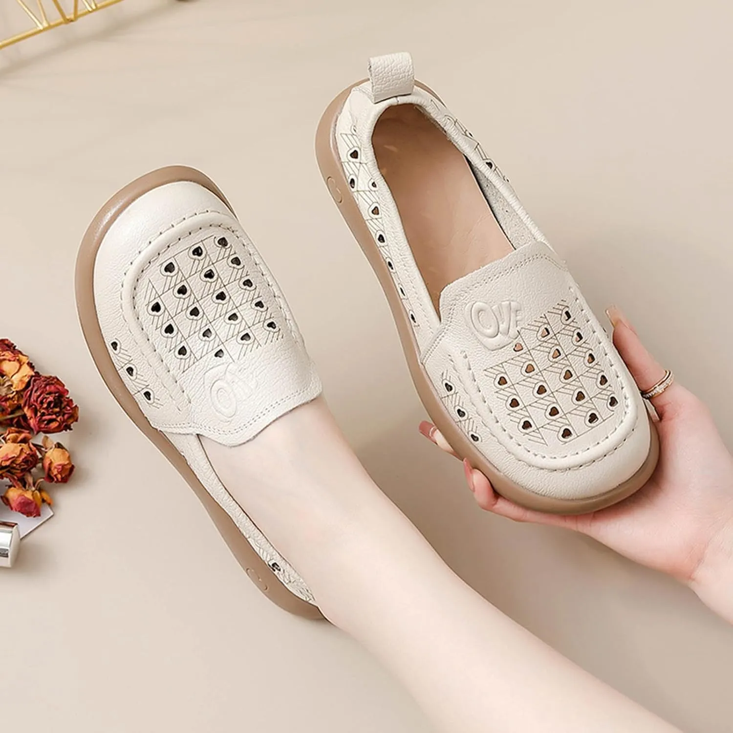 Women's Hollow Leather Soft Sole Loafers,Breathable Comfort Slip On Non-Slip Oxford Softsole Mom Walking Shoes Outdoor Moccasins Low Top Casual Sneakers