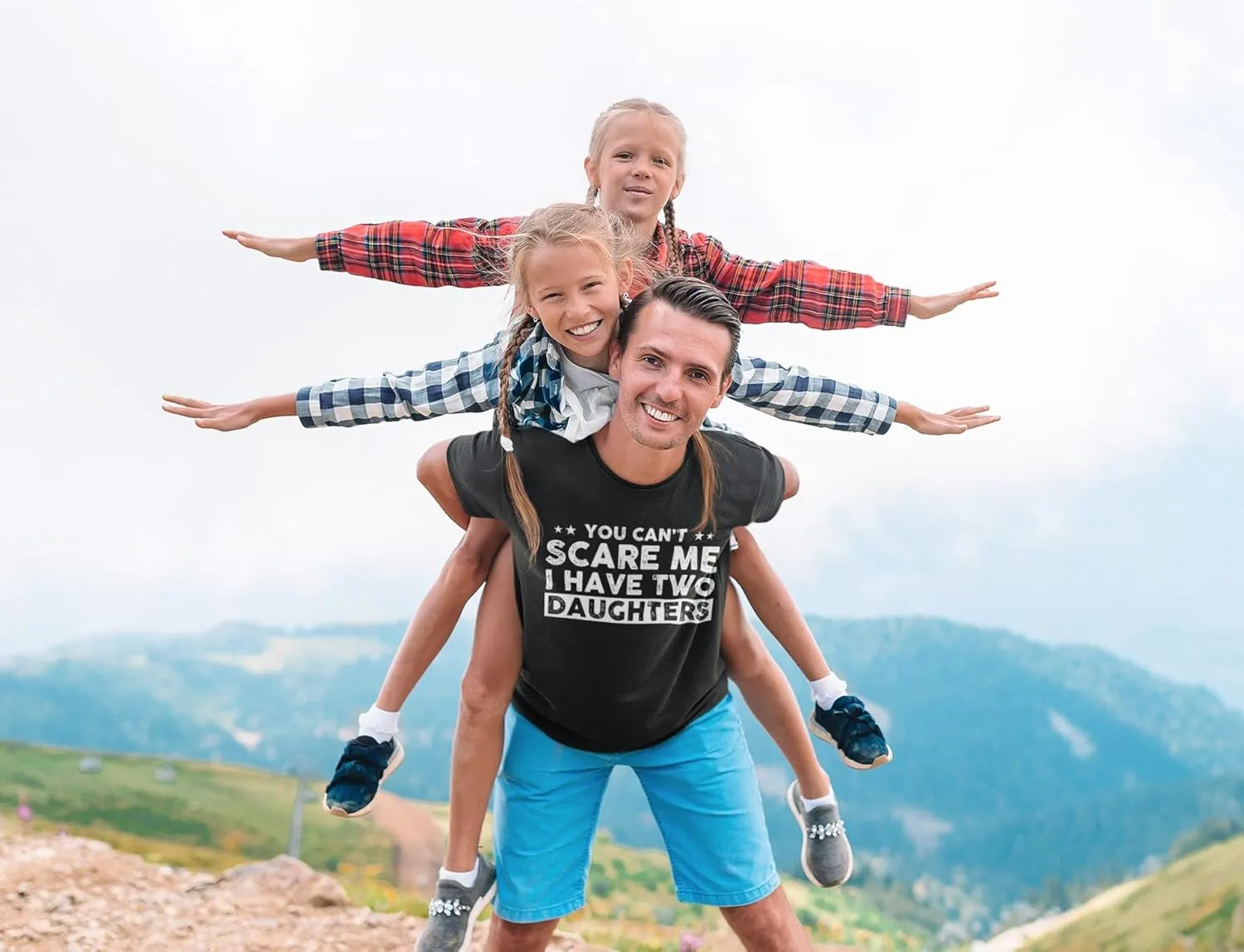 You Can't Scare Me, I Have Two Daughters, Funny Dad T-Shirt, Cute Joke Men T Shirt Gifts for Daddy