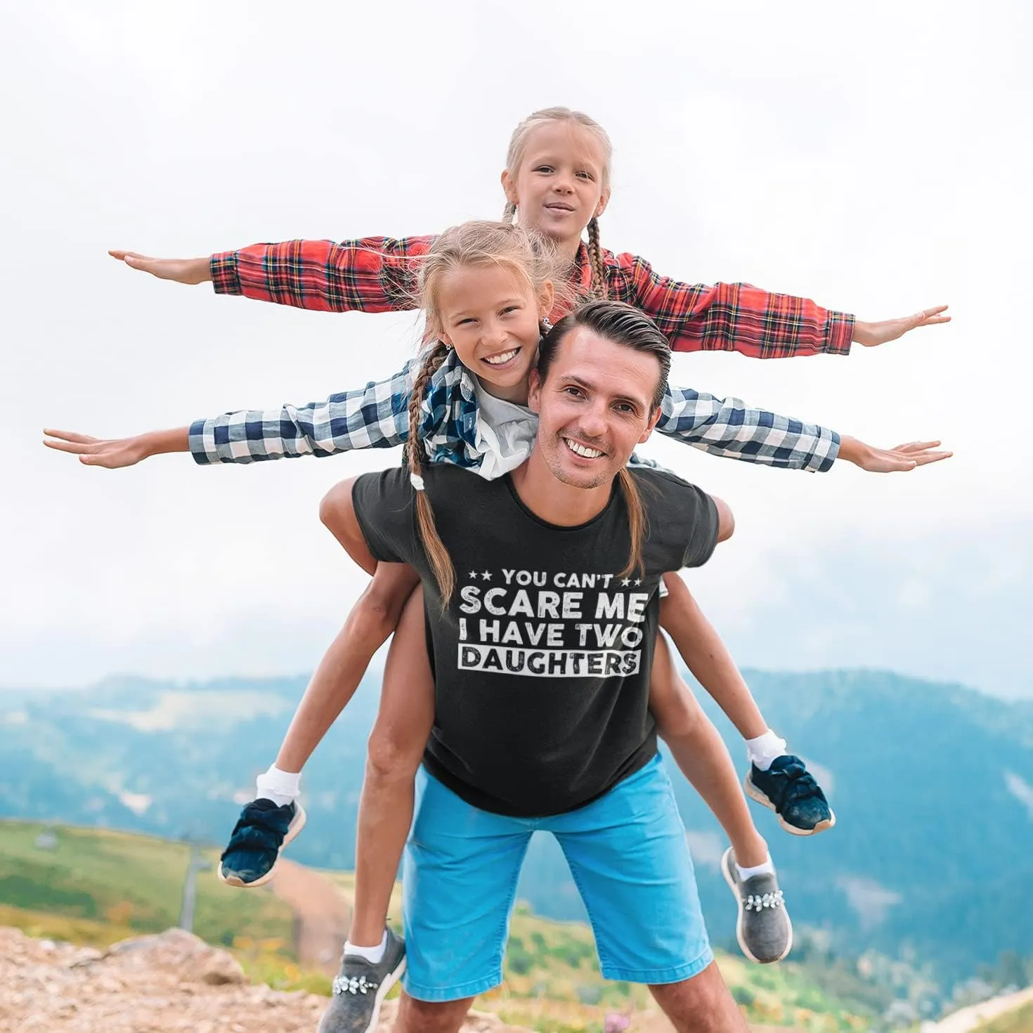 You Can't Scare Me, I Have Two Daughters, Funny Dad T-Shirt, Cute Joke Men T Shirt Gifts for Daddy