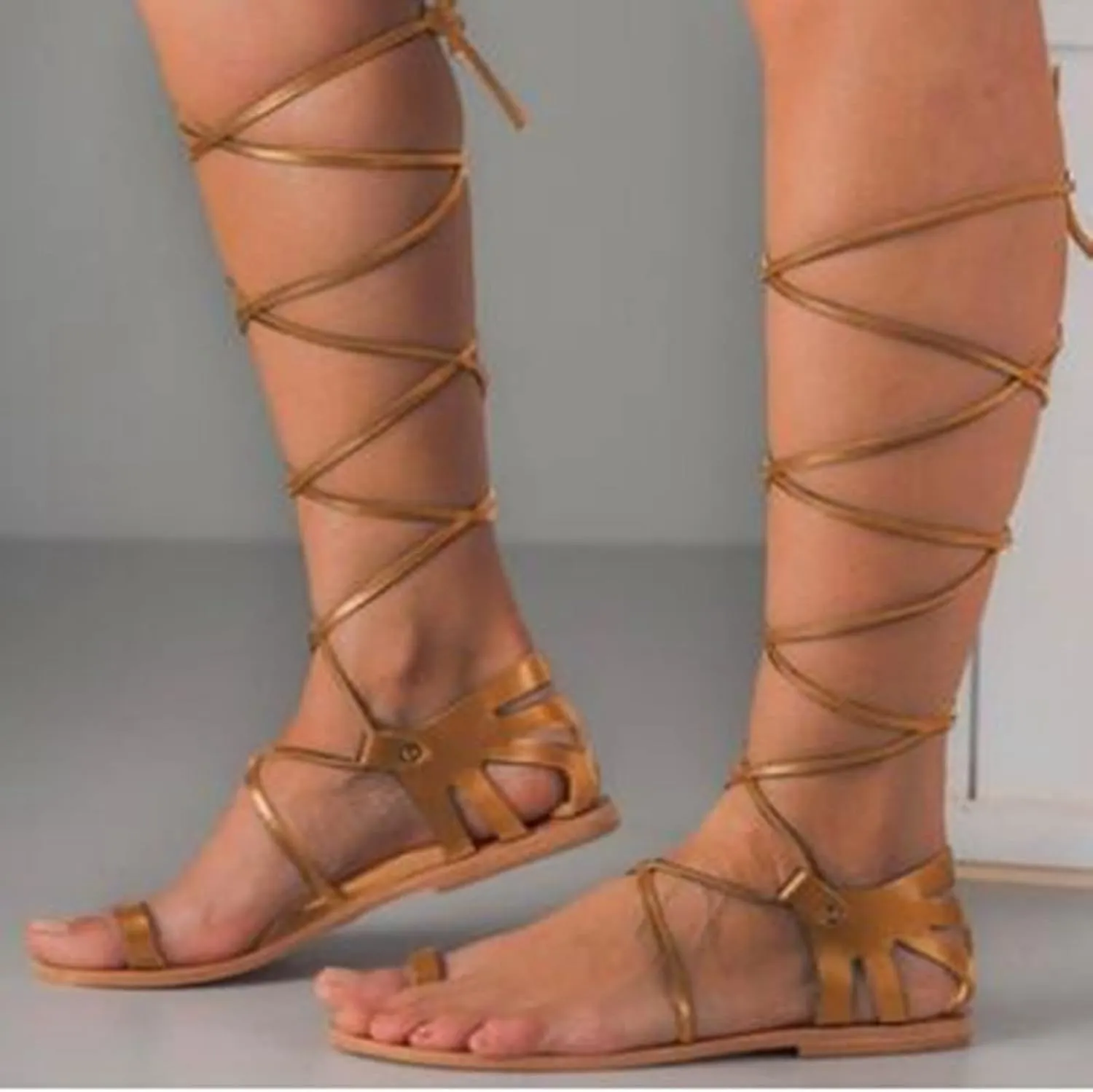 ZBYY Women's Flat Sandals,Summer Strappy Slip on Toe Ring Cross Gladiator Sandals Lace Up Beach Sandals for Women